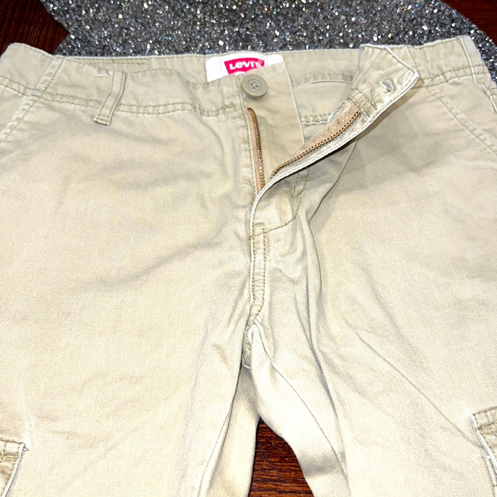 Levi’s boys cargo pant khaki color, size 16Reg (28x28)
